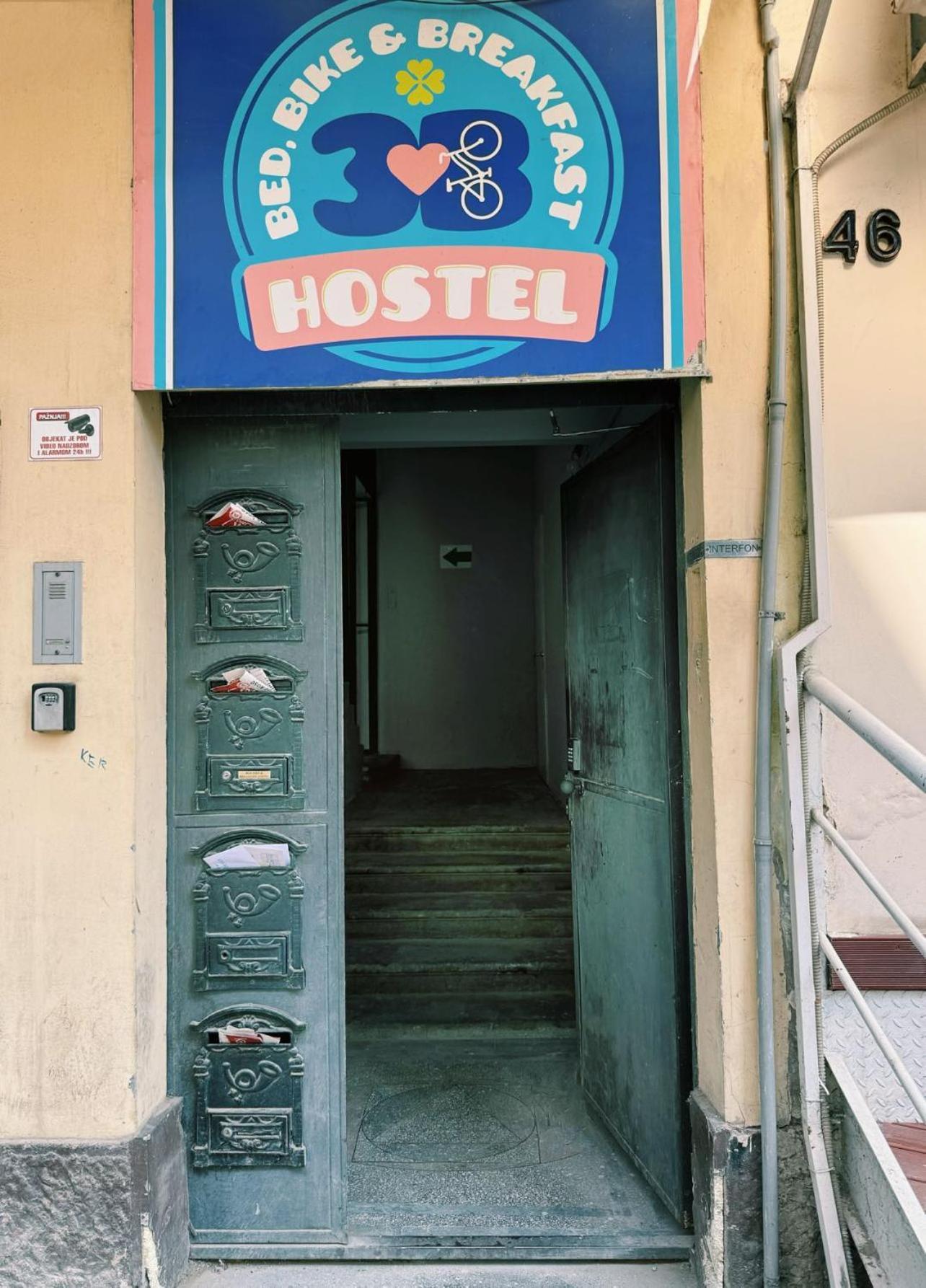 Happy Cat Old Town Hostel Beograd Ngoại thất bức ảnh